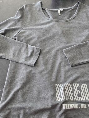 Live Well womans size large grey dream believe do repeat long sleeve open back